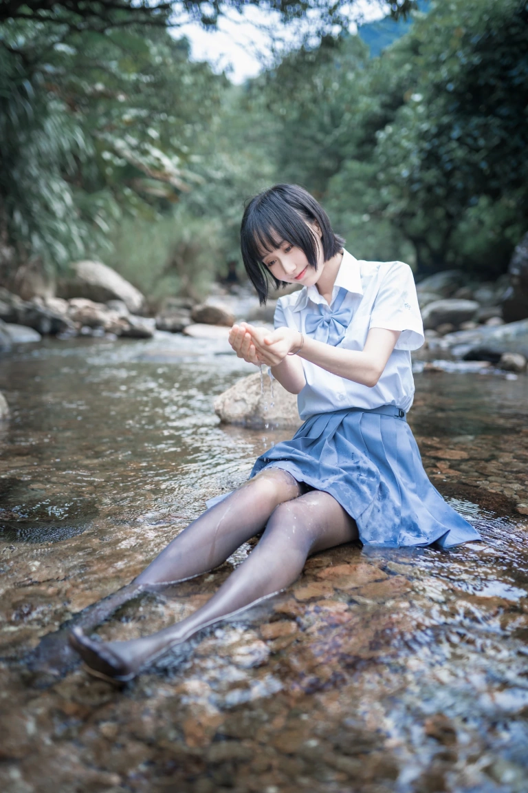 《水色溪边JK制服》｜木棉棉 · 51张写真