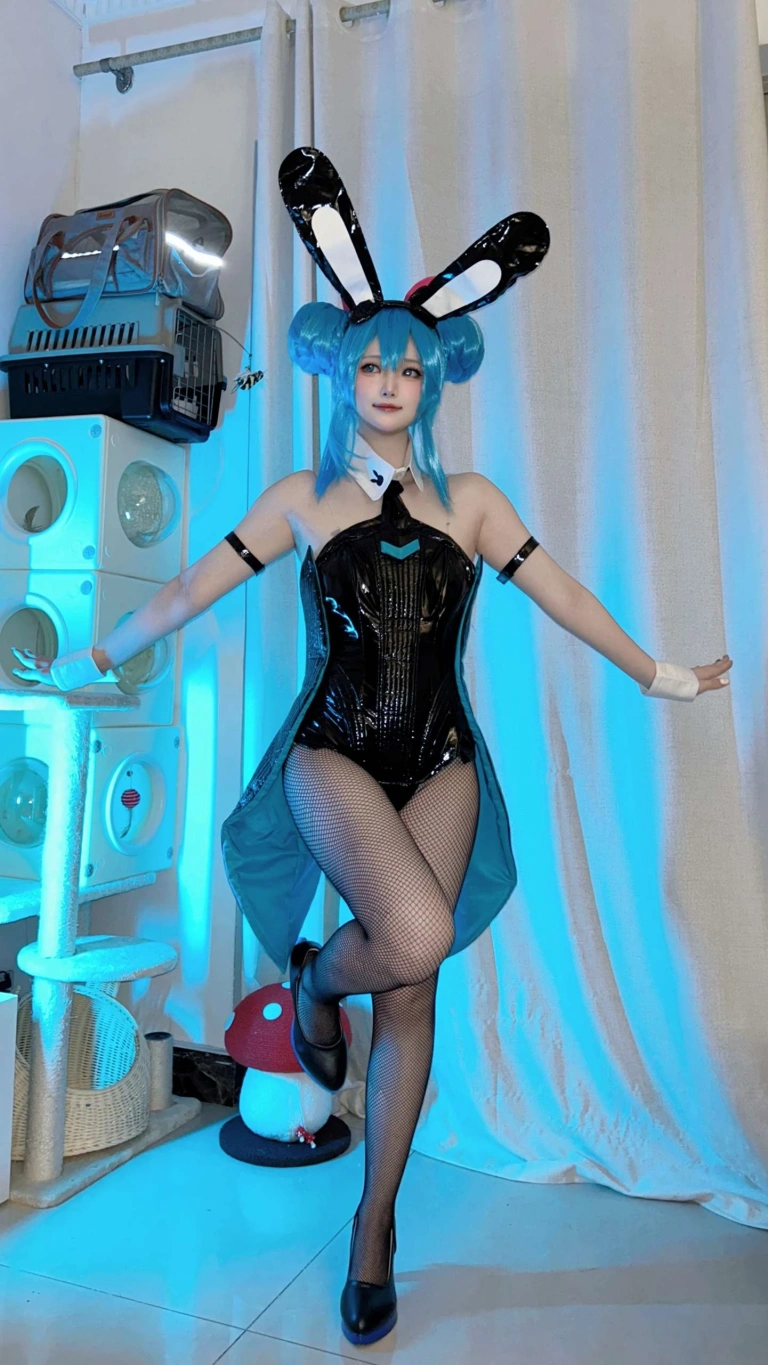 《[Patreon] 2023年07月套图会员合集》｜屿鱼 · 99张写真