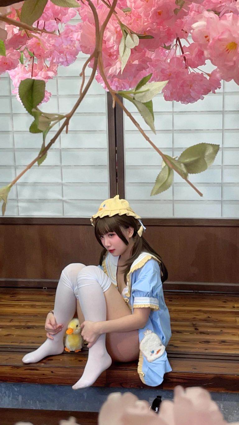 《鸭鸭幼稚园》｜小和甜酒 · 170张写真、2 个视频