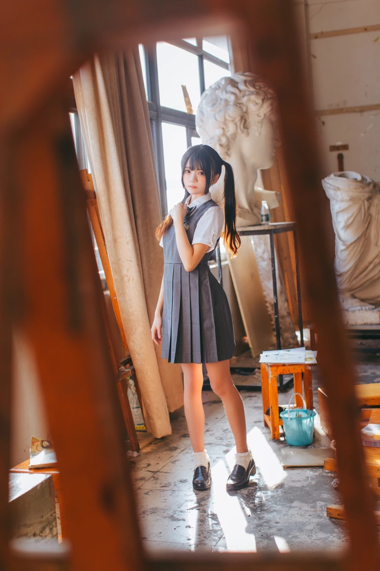 《画室少女》｜桜桃喵 · 17张写真