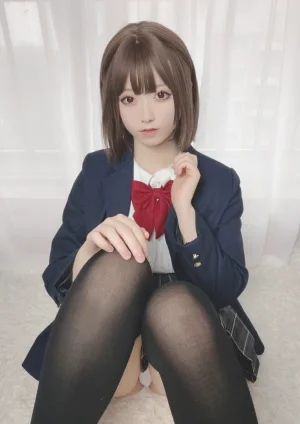 《制服自撮り》｜朝霧愛 · 21张写真