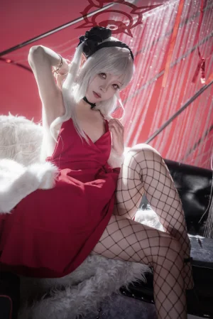 《蔚蓝档案 浅黄睦月原皮》｜矢量鱼 · 36张写真