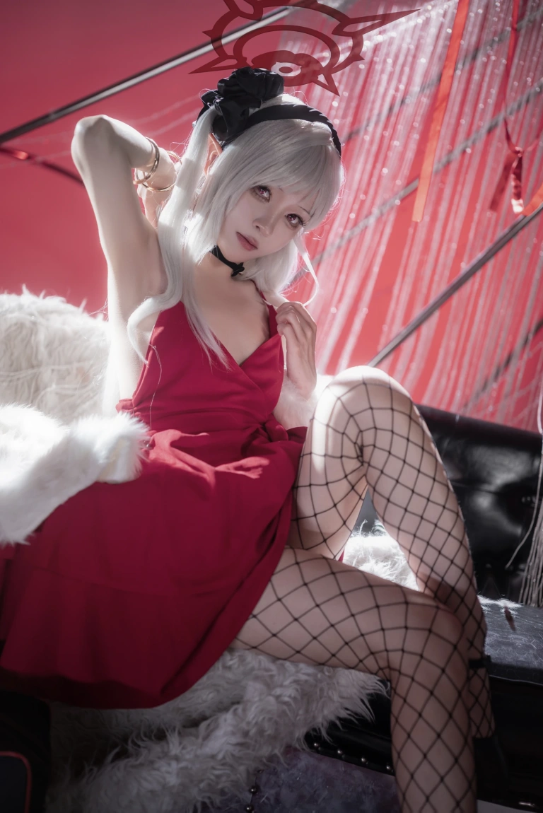 《蔚蓝档案 浅黄睦月原皮》｜矢量鱼 · 36张写真