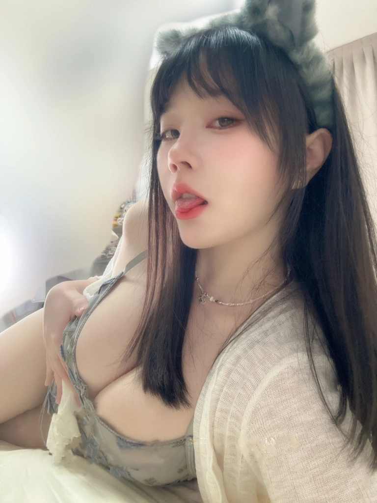 《Fantia 2024年05月会员合集》｜一只废喵 · 66张写真、3 个视频