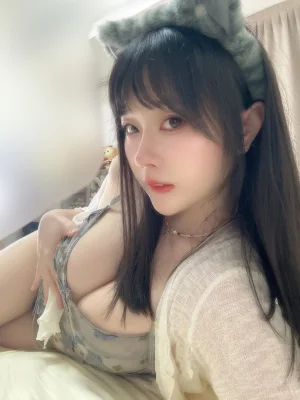 《Fantia 2024年05月会员合集》｜一只废喵 · 66张写真、3 个视频