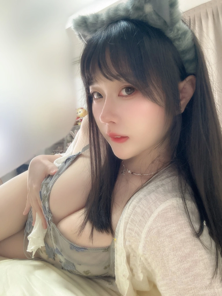 《Fantia 2024年05月会员合集》｜一只废喵 · 66张写真、3 个视频