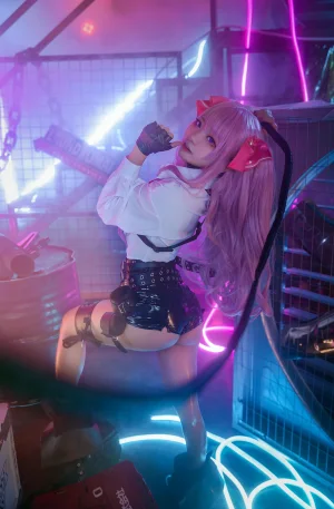 《Nikke胜利女神尤妮》｜伊喵君 · 34张写真