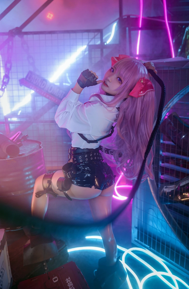 《Nikke胜利女神尤妮》｜伊喵君 · 34张写真