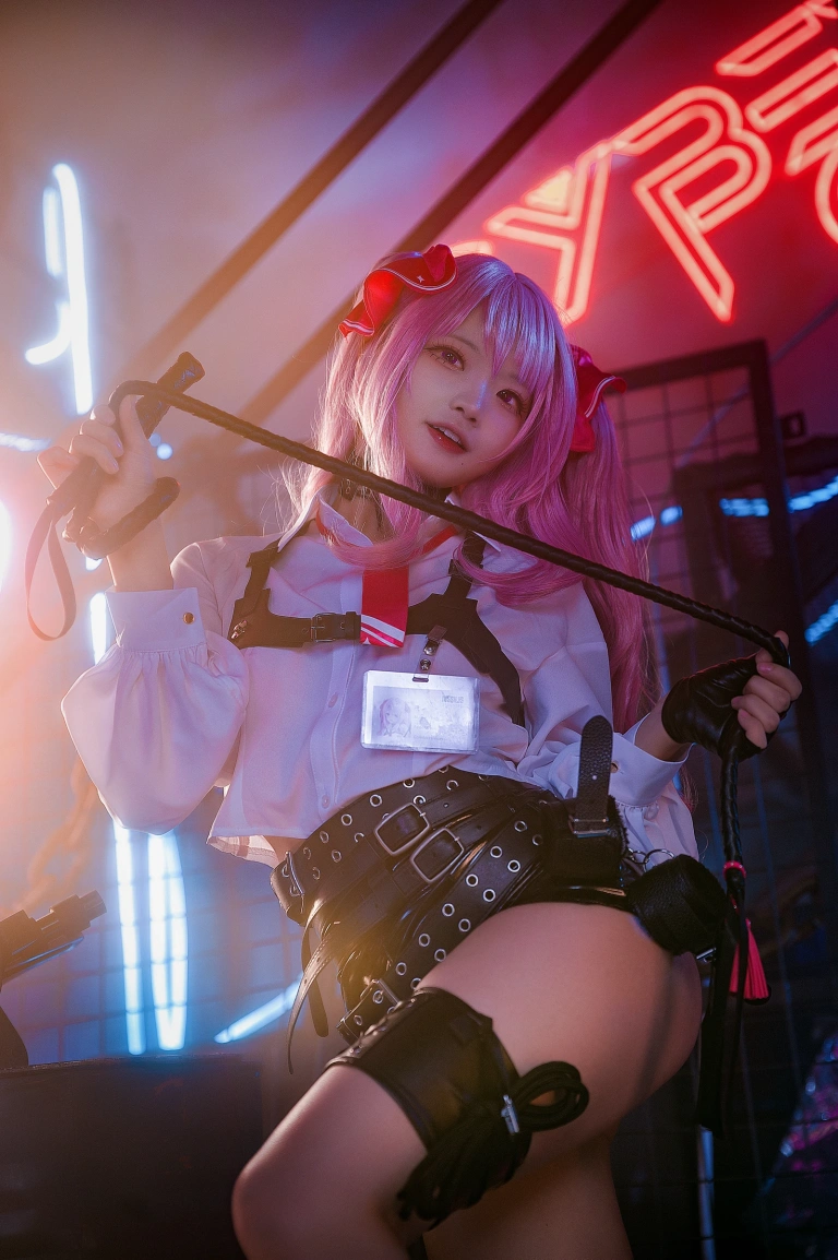 《Nikke胜利女神尤妮》｜伊喵君 · 34张写真