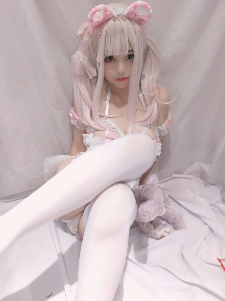《少女梦境》｜蜜汁猫裘 · 10张写真