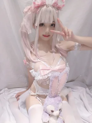 《少女梦境》｜蜜汁猫裘 · 10张写真