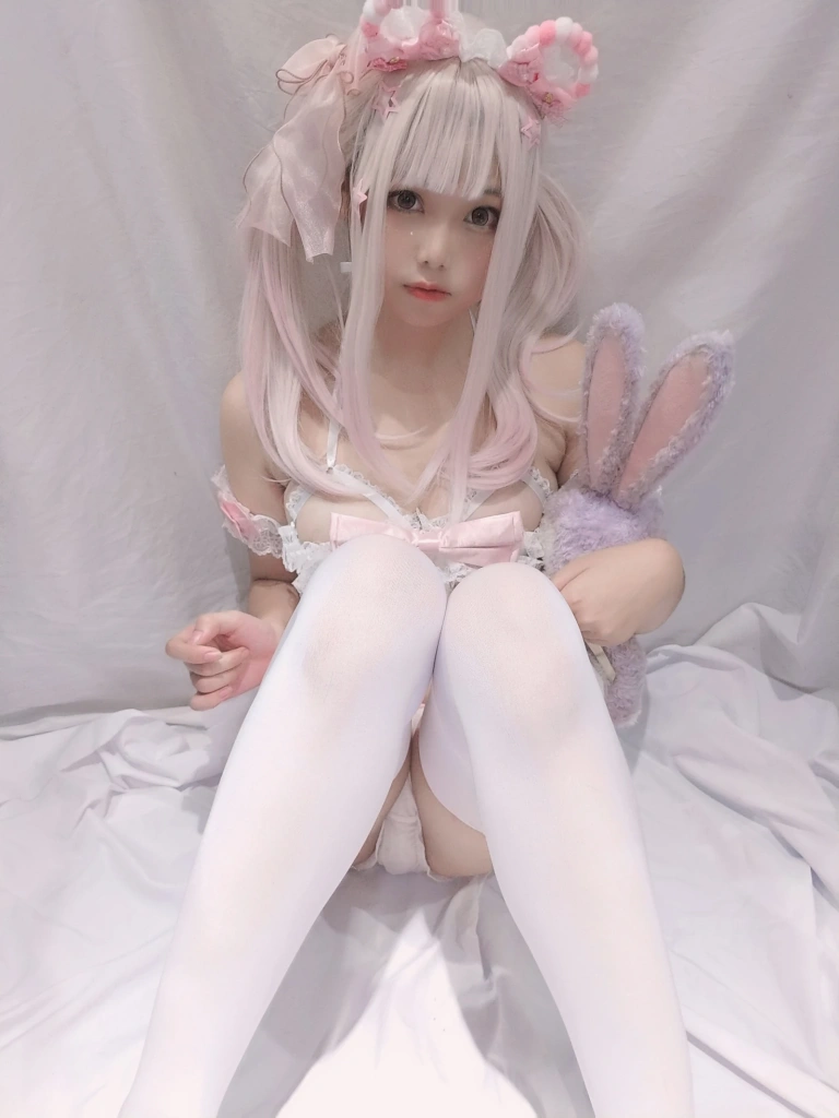 《少女梦境》｜蜜汁猫裘 · 10张写真