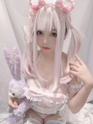 《少女梦境》｜蜜汁猫裘 · 10张写真