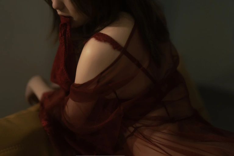 《红烛》｜桃良阿宅 · 43张写真