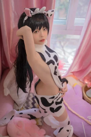 《奶牛》｜可可老师 · 50张写真