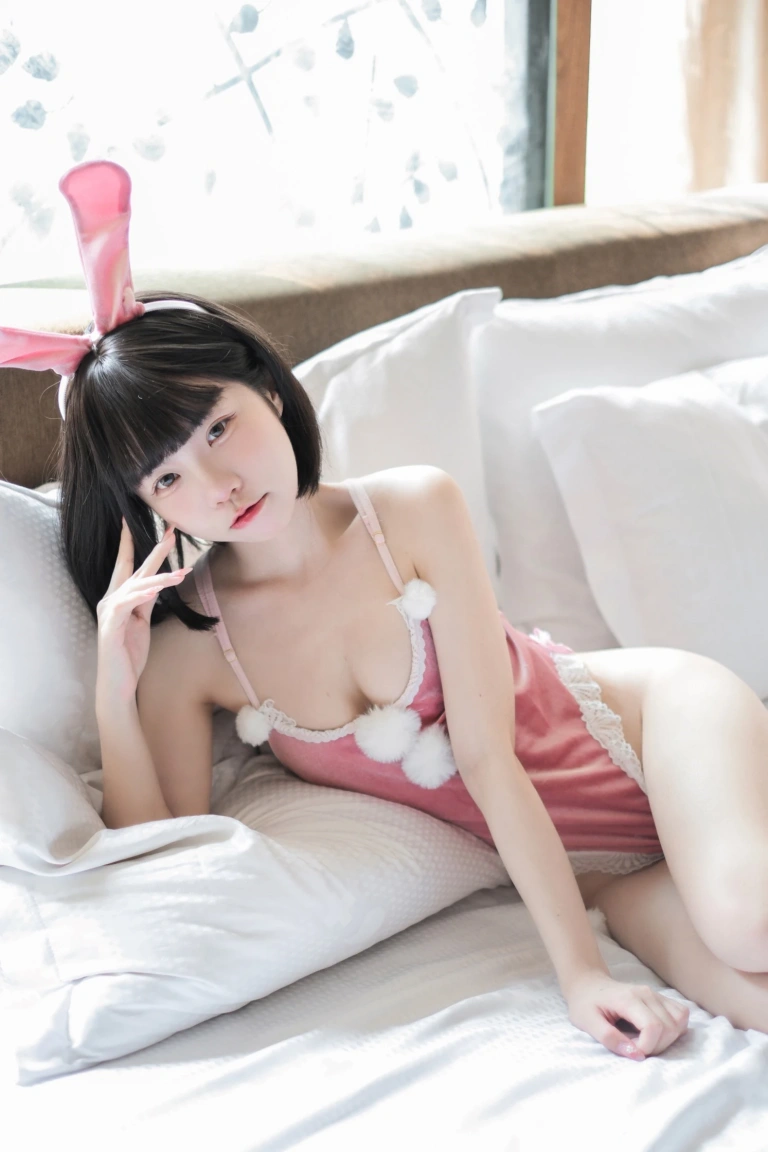 《純慾兔女郎&濕身死庫水》｜可可小白兔 · 78张写真