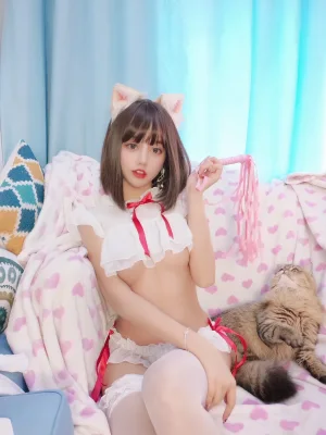 《粉耳SM》｜过期米线线喵 · 14张写真