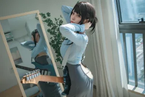 《吉他妹妹》｜三無人型 · 24张写真