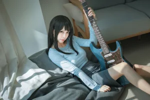 《吉他妹妹》｜三無人型 · 24张写真