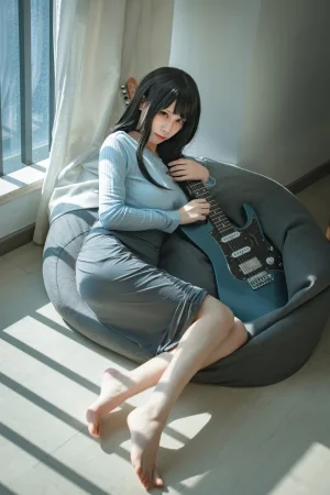 《吉他妹妹》｜三無人型 · 24张写真