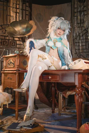 《少女前线 芙洛伦·妙手回春》｜矢量鱼 · 31张写真