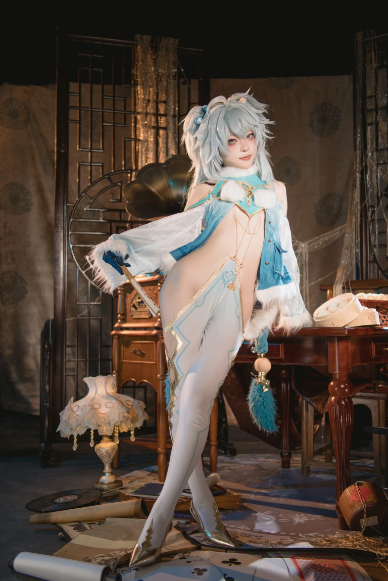 《少女前线 芙洛伦·妙手回春》｜矢量鱼 · 31张写真