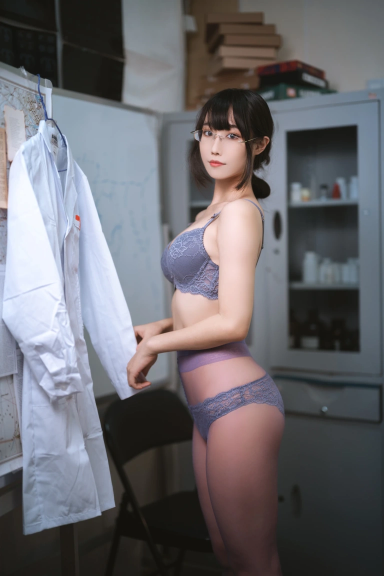 《医生姐姐》｜汪知子 · 34张写真