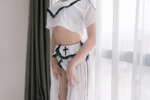 《纯白修女》｜抱走莫子 · 42张写真