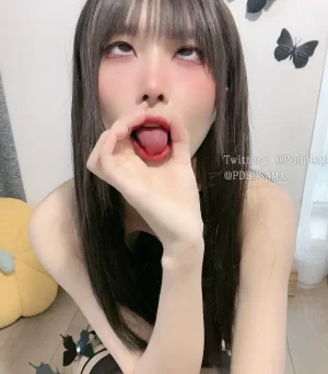 《冰美式》｜布丁大法 · 50张写真、3 个视频