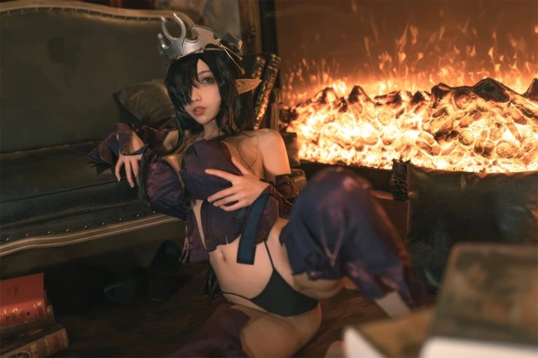 《黑兽 精灵女王》｜杏仁曲奇 · 60张写真