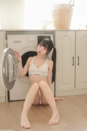 《小貓娘想被主人疼愛》｜可可小白兔 · 69张写真、1 个视频