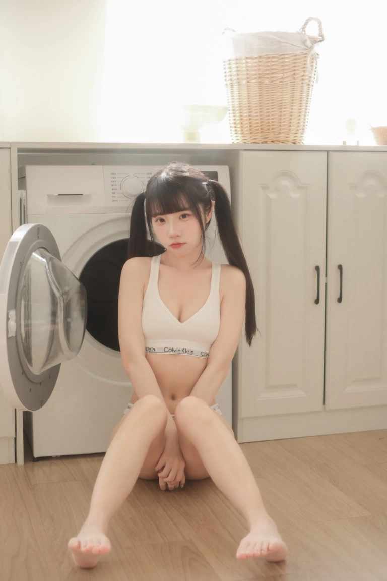 《小貓娘想被主人疼愛》｜可可小白兔 · 69张写真、1 个视频