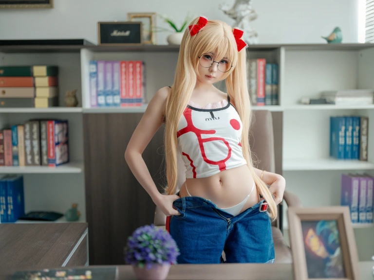 《鬼父 秋月爱莉》｜幼水铃衣 · 82张写真、1 个视频