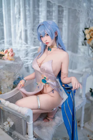 《NIKKE 胜利女神 海伦娜礼服》｜宮本桜 · 19张写真