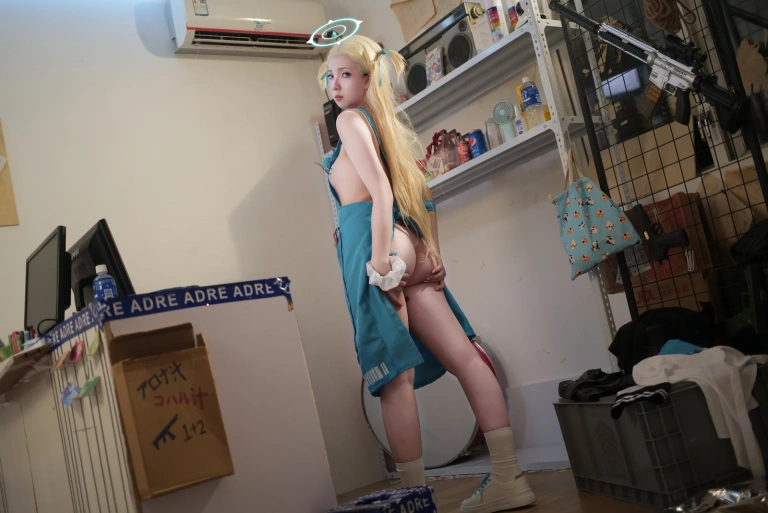 《小空天使便利店》｜小和甜酒 · 115张写真、1 个视频