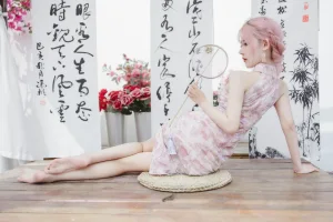 《粉色旗袍》｜仙女月 · 20张写真