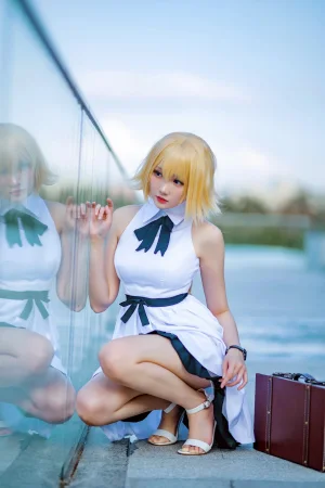 《贞德三周年白裙德》｜瓜希酱 · 20张写真