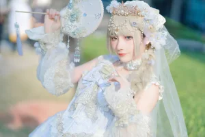 《霜雪星辰》｜是三不是世 · 23张写真