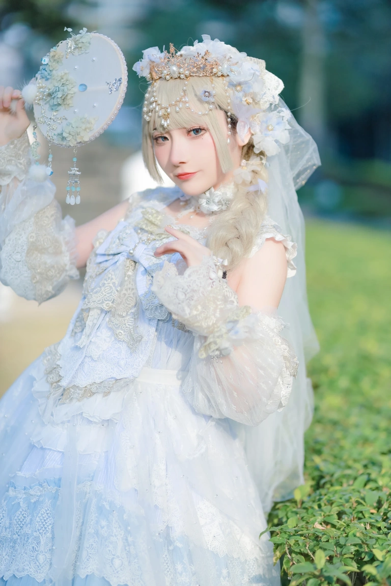 《霜雪星辰》｜是三不是世 · 23张写真
