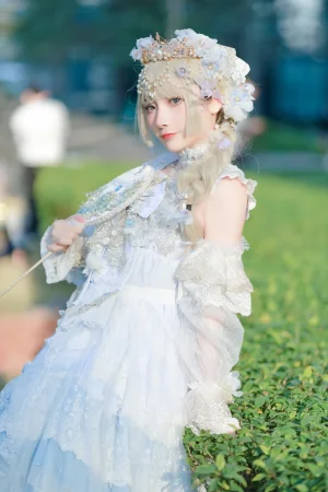 《霜雪星辰》｜是三不是世 · 23张写真