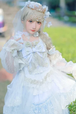 《霜雪星辰》｜是三不是世 · 23张写真