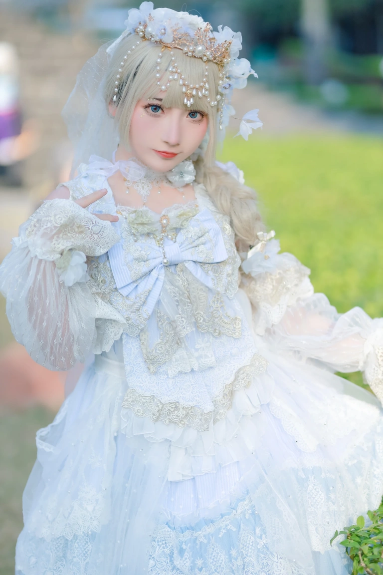 《霜雪星辰》｜是三不是世 · 23张写真