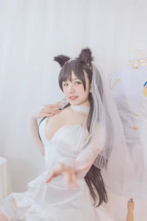 《爱宕婚纱》｜阿半今天很开心 · 36张写真