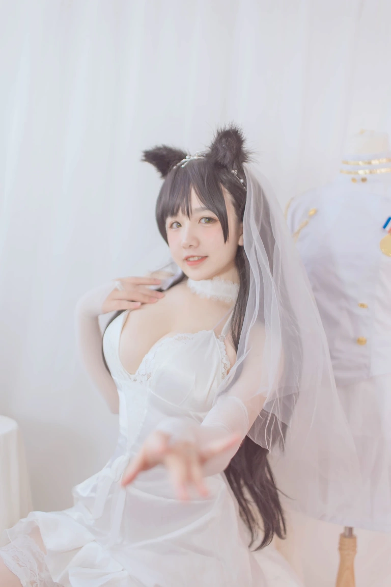 《爱宕婚纱》｜阿半今天很开心 · 36张写真