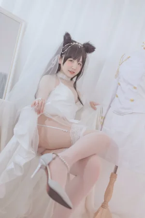《爱宕婚纱》｜阿半今天很开心 · 36张写真