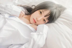 《白衬衫散发》｜桜桃喵 · 49张写真