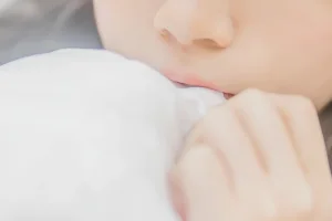 《白衬衫散发》｜桜桃喵 · 49张写真