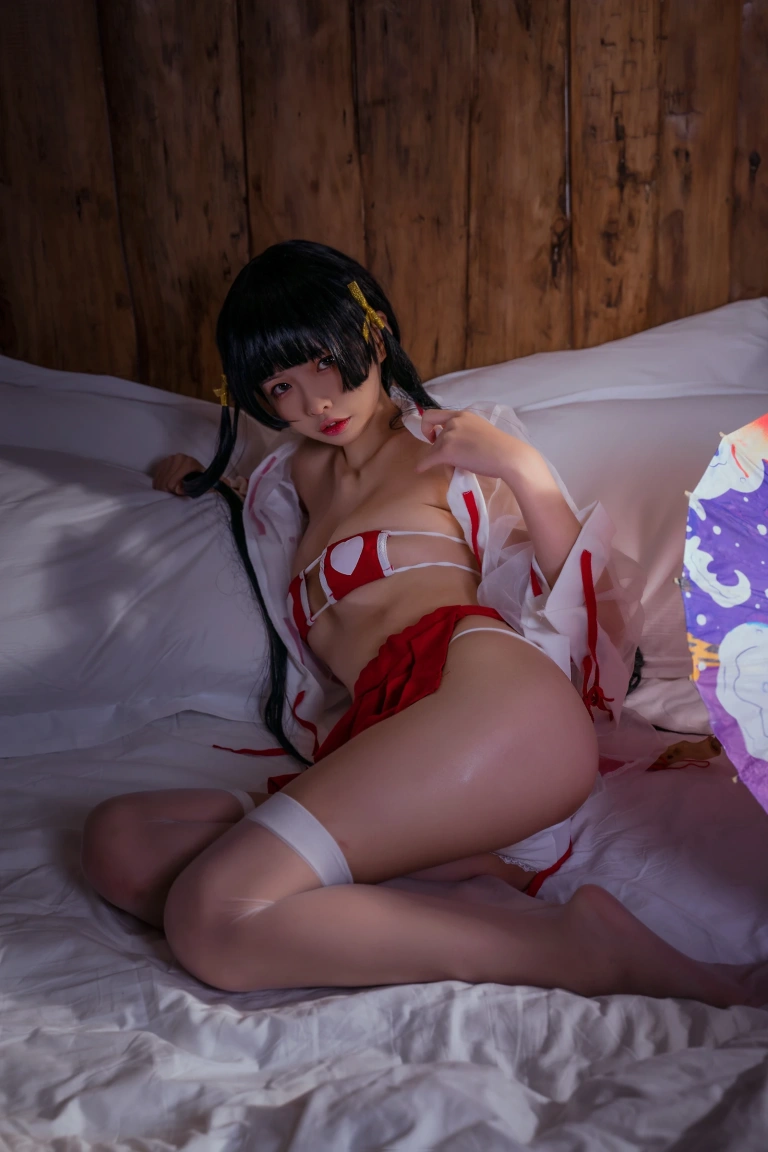 《温泉巫女》｜可可老师 · 50张写真