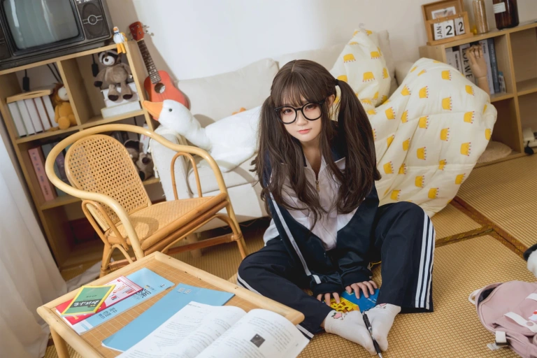 《家庭作业》｜神沢永莉 · 73张写真