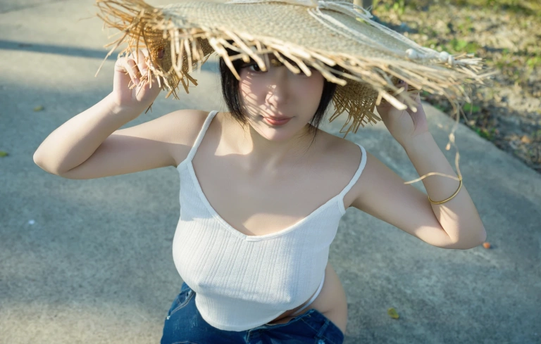 《午后》｜浅安安 · 87张写真